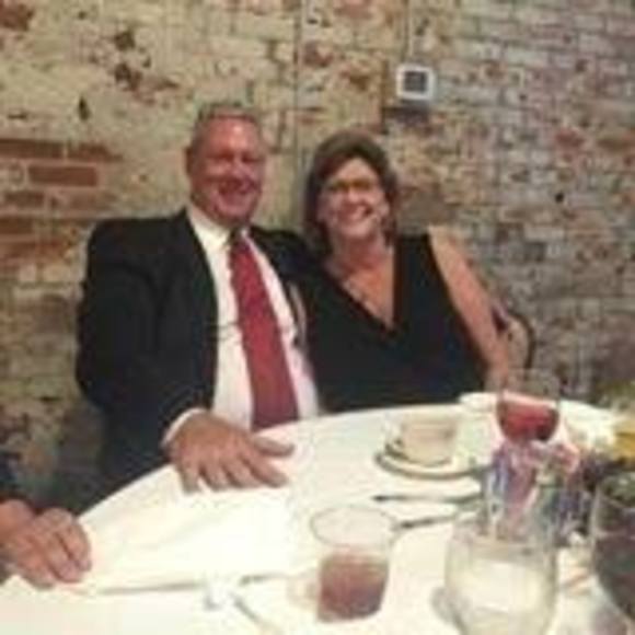 Profile Picture of Deb Dehne (@deb_dehne) on Poshmark