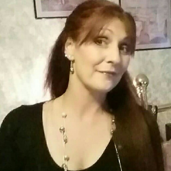 Profile Picture of Dawn Weilandt (@dawnw7171) on Poshmark