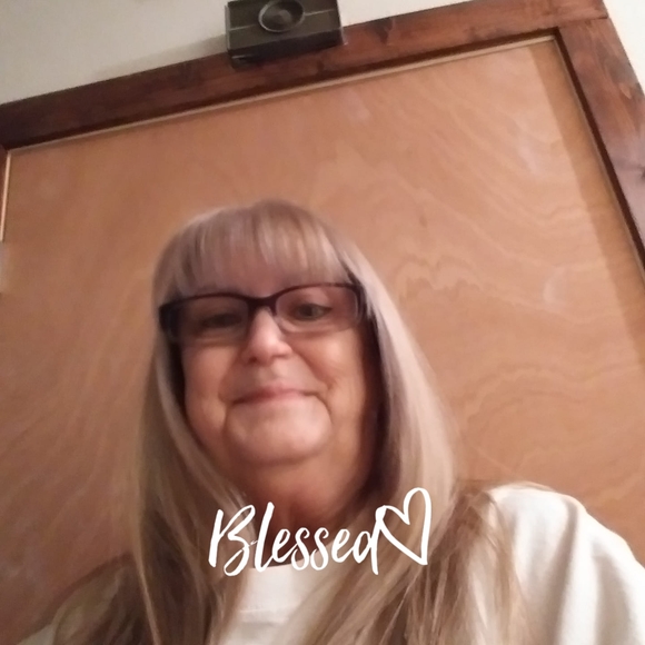 Profile Picture of Debra Powell (@powelldebra544) on Poshmark