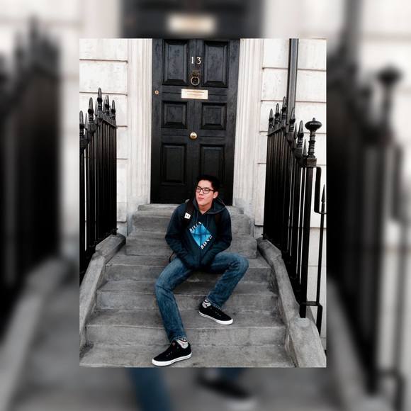 Profile Picture of Martin Flores chu (@pum158) on Poshmark