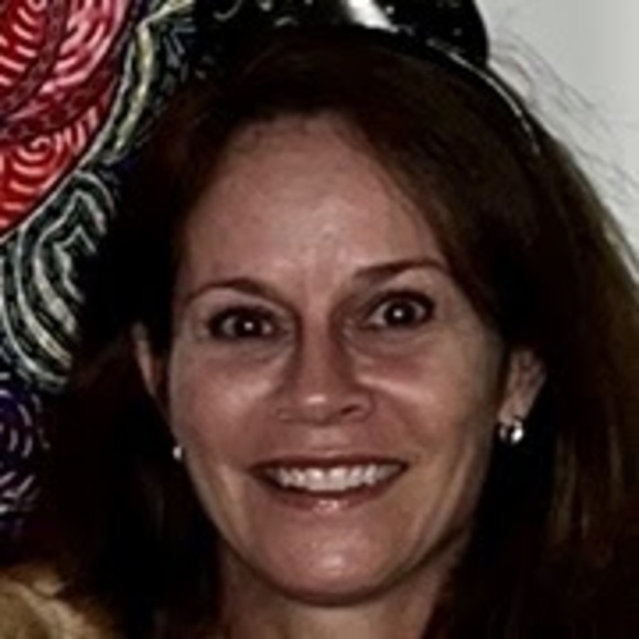 Meg Biagiotti - Poshmark Profile Picture of Meg Biagiotti (@megsplace2021) on Poshmark