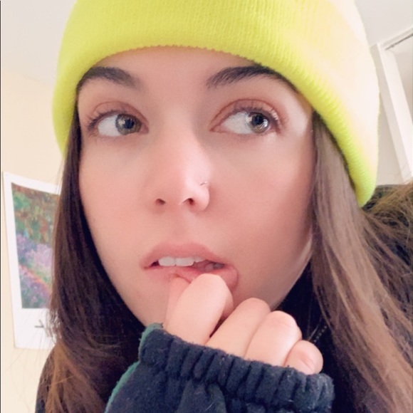 Profile Picture of Michelle Morsey (@michellemorsey) on Poshmark