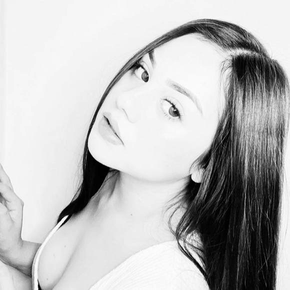 Profile Picture of Alexandra Jimenez (@alexandrajim777) on Poshmark