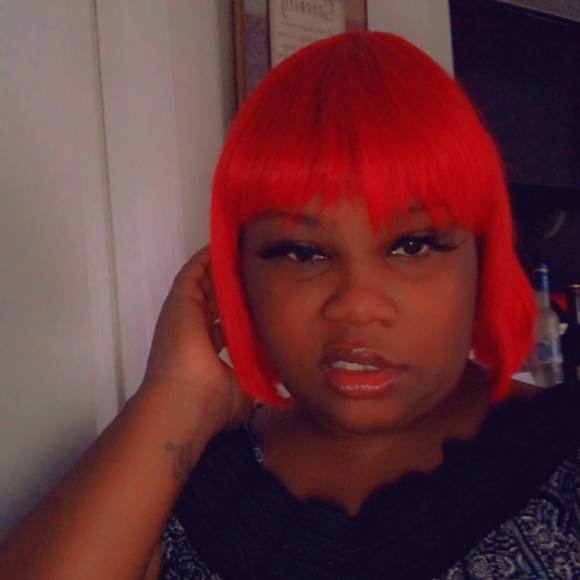 Profile Picture of Paula macc bonton Boss (@shapaulanoiel) on Poshmark