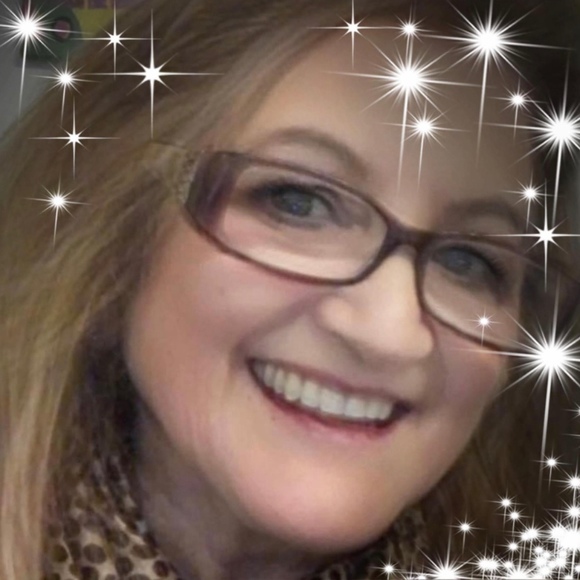 Profile Picture of Linda Morse (@lindapinar) on Poshmark