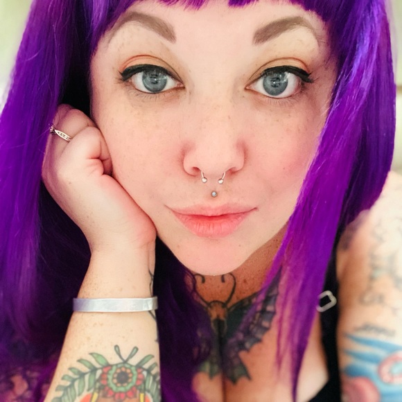 Profile Picture of Promise Fossa (@promisaurous) on Poshmark