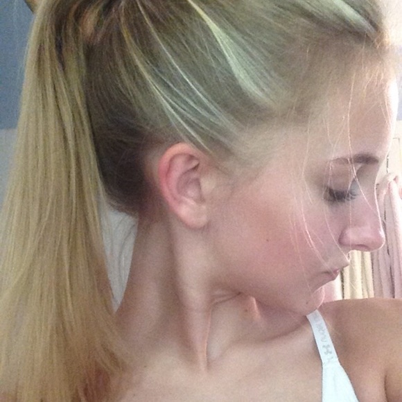 Profile Picture of Meg Dubsky (@megadee19) on Poshmark