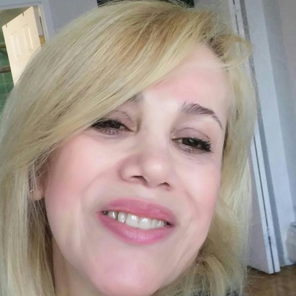 Profile Picture of Sohila Dabiri (@sohiladabiri) on Poshmark
