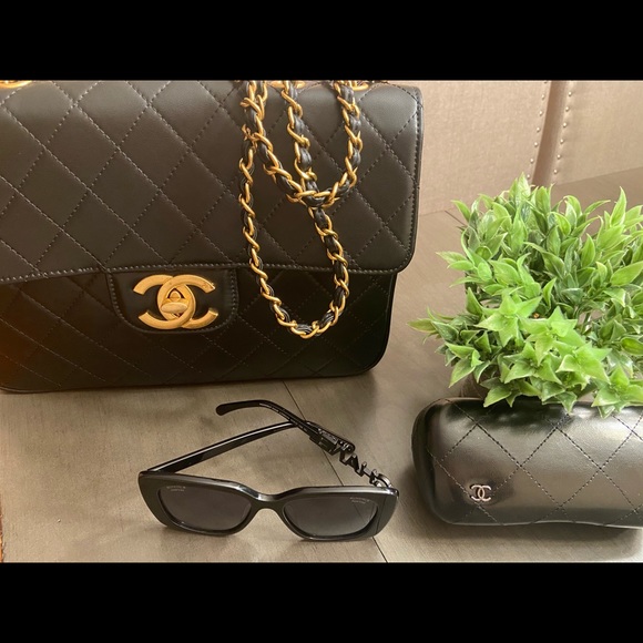 Profile Picture of Tanya Scott (@thebahamiangirl) on Poshmark