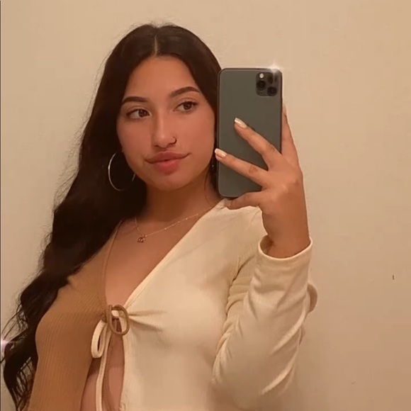 Profile Picture of Katherine Mendoza (@kgmendoza_) on Poshmark