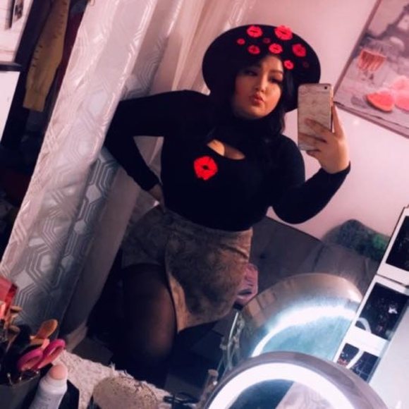 Profile Picture of Justine Hernani (@jaeekayy) on Poshmark