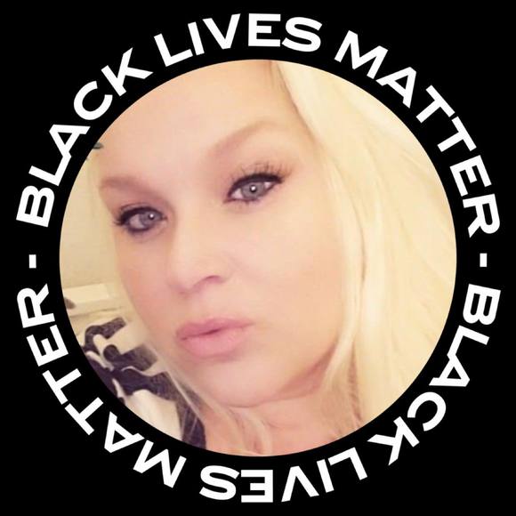 Profile Picture of Melissa Macerinskas (@lissaeden) on Poshmark