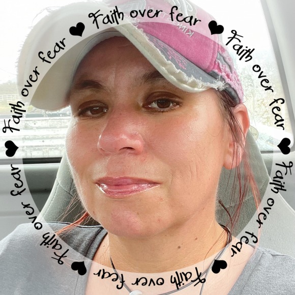 Profile Picture of Shannon Sherling (@shannonsherling) on Poshmark