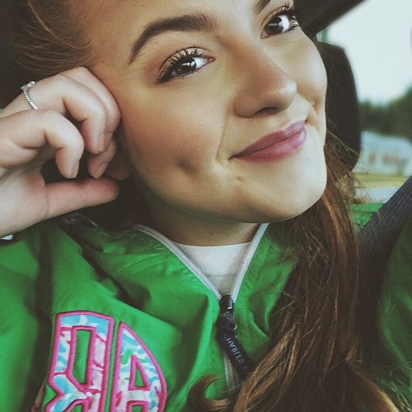 Profile Picture of Ashton Bagienski (@ashbags1) on Poshmark