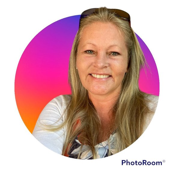 Profile Picture of Julia Watkins (@droolz31) on Poshmark