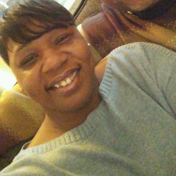 Profile Picture of Latoya Booker (@latoyarbooker) on Poshmark