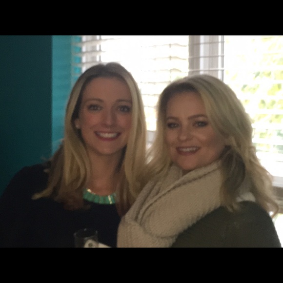 Profile Picture of Aileen Holmes (@monica7023) on Poshmark