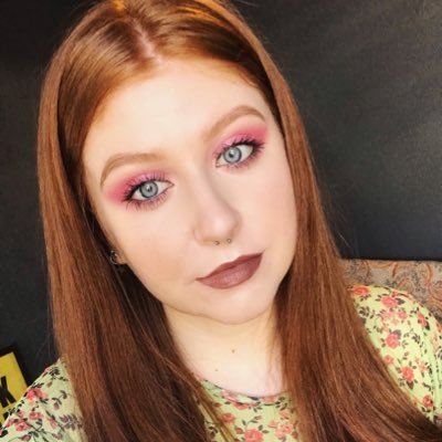 Profile Picture of Elizabeth Finch (@_elizabethfinch) on Twitter