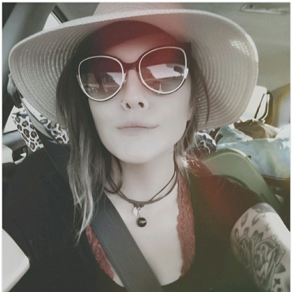 Profile Picture of Rachel Rudkowski (@r_rudkowski) on Poshmark