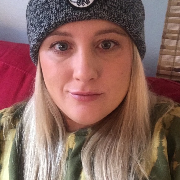 Profile Picture of Alyssa Mackin (@alyssa_mackin) on Poshmark