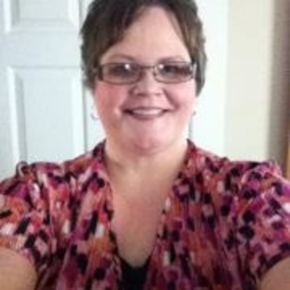 Profile Picture of Carmel Patterson (@carmelp) on Poshmark