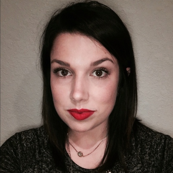 Profile Picture of Jessica Parsons (@essieleigh) on Poshmark