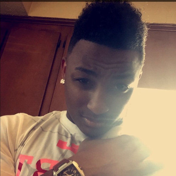 Profile Picture of Miles Wallace (@doit4myteam) on Poshmark