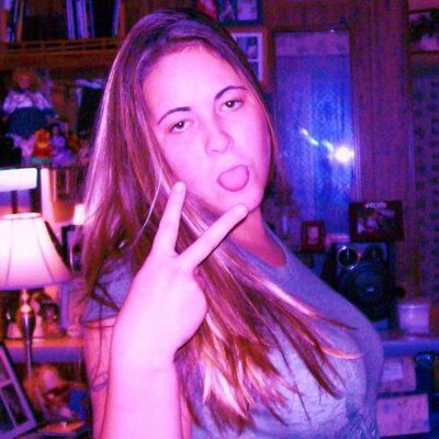 Profile Picture of Valerie  Arnold (@jazzyjade24) on Twitter