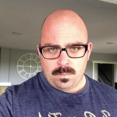 Profile Picture of Derek Macmillan (@MacDerDer) on Twitter