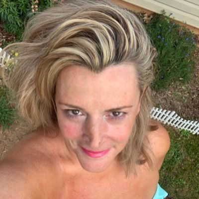 Profile Picture of Robin Jackson (@cindafuninrella) on Twitter