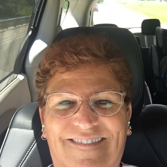 Profile Picture of Janet Kotecki (@janetkotecki) on Poshmark