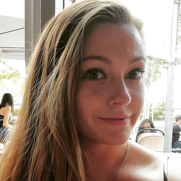 Profile Picture of Jenna Engelhardt (@lovejennaraexo) on Poshmark