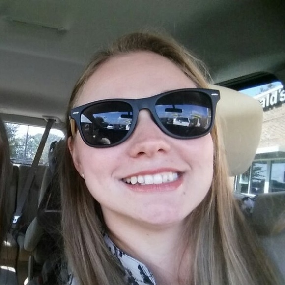 Profile Picture of Christina Chastain (@sthchristina) on Poshmark