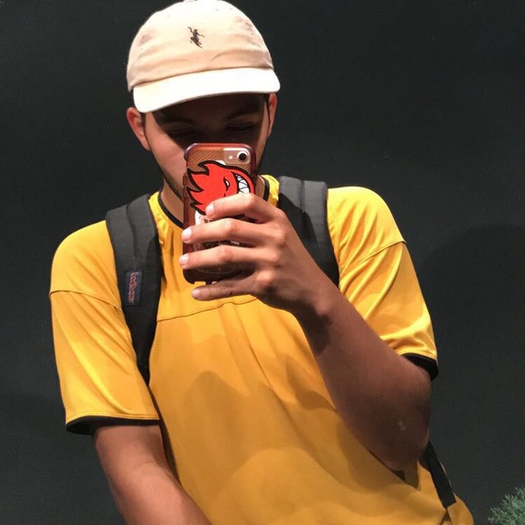 Edwin Villatoro - Poshmark Profile Picture of Edwin Villatoro (@edwinn_20) on Poshmark