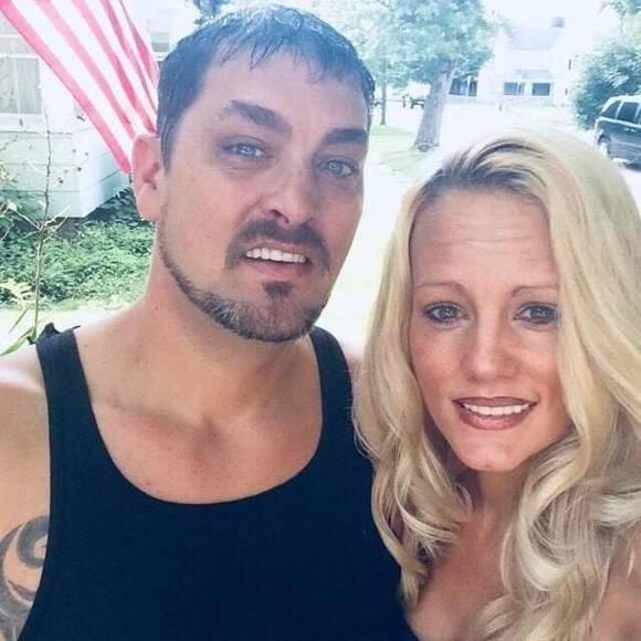 Profile Picture of Melinda Horton (@jazzlynnmariah) on Poshmark