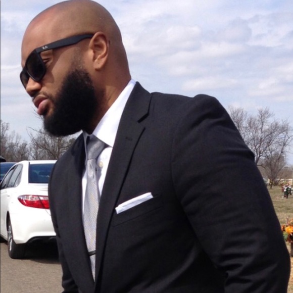 Profile Picture of Alex Thompson (@lexlueger) on Poshmark
