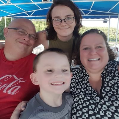 Profile Picture of Kim Potts (@kimpotts1125) on Twitter