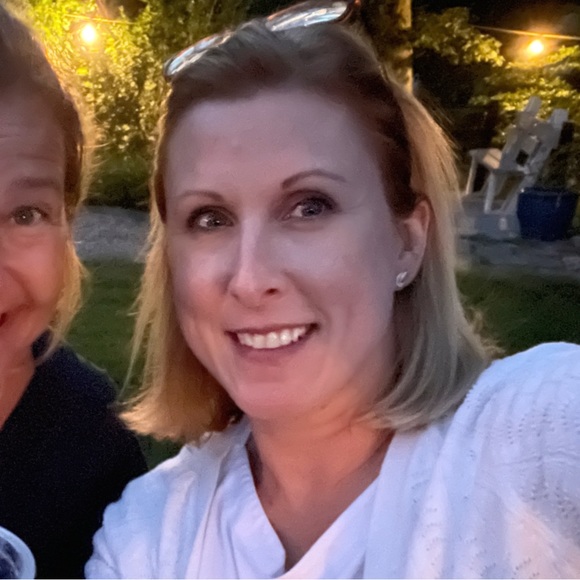 Profile Picture of Juliet Larson (@julietlarson) on Poshmark