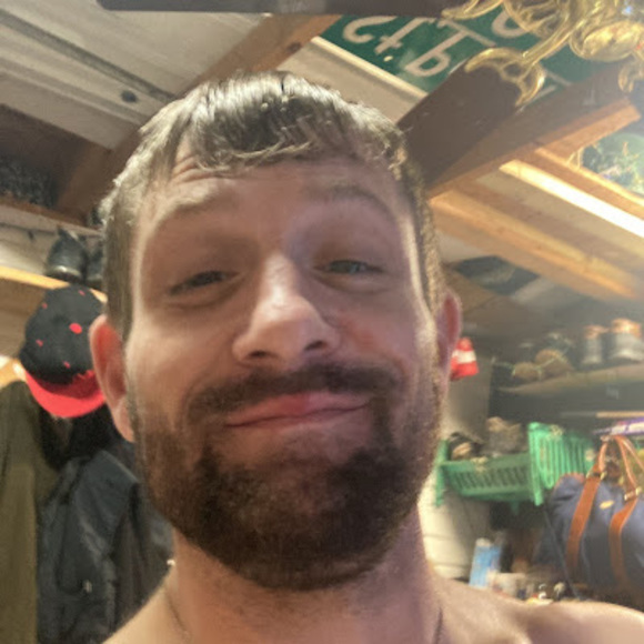 Profile Picture of Randall Harper (@ranharper250) on Poshmark