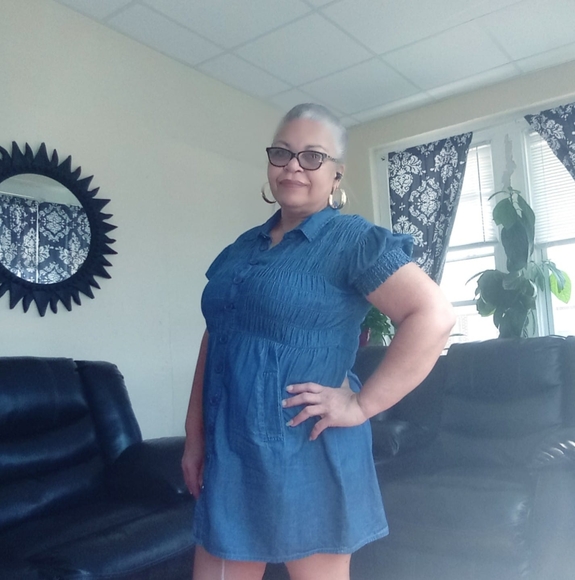 Profile Picture of Gladys Chaluisant (@gchaluisant) on Poshmark