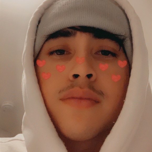 Profile Picture of Brandon Hyles (@khkiqs) on Poshmark