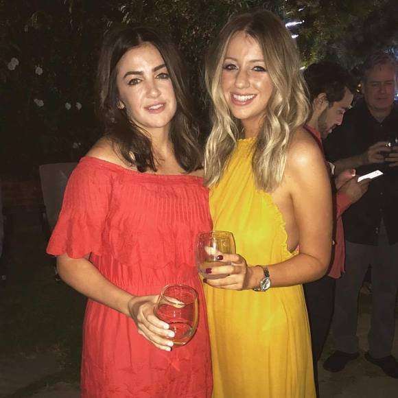 Profile Picture of Daniela Schoenberg (@deedlebee1993) on Poshmark