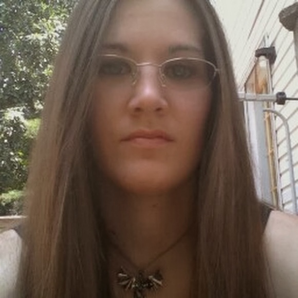 Profile Picture of Melissa Pignanelli (@taz20001984) on Poshmark