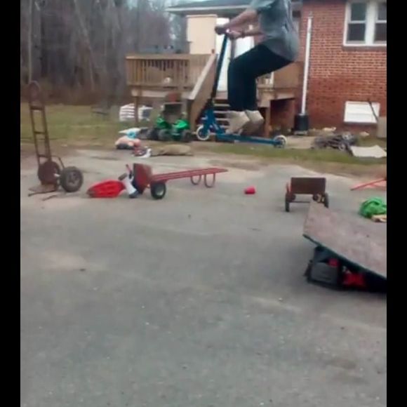 Profile Picture of Jason Fowkes (@jasonfowkes) on Poshmark