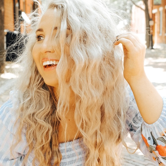 Profile Picture of Halie Terrell (@halie_lynn) on Poshmark