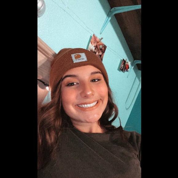 Profile Picture of Hallie Halopka (@hhalopka03) on Poshmark
