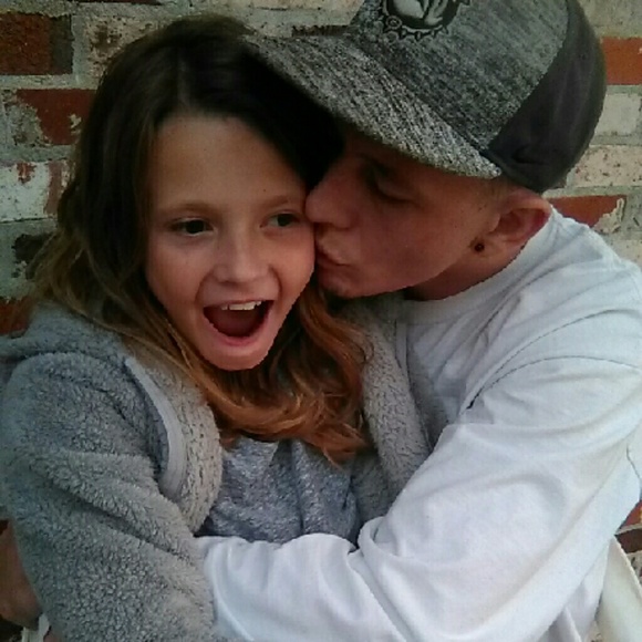 Profile Picture of Brandon Squires (@brandon0907) on Poshmark