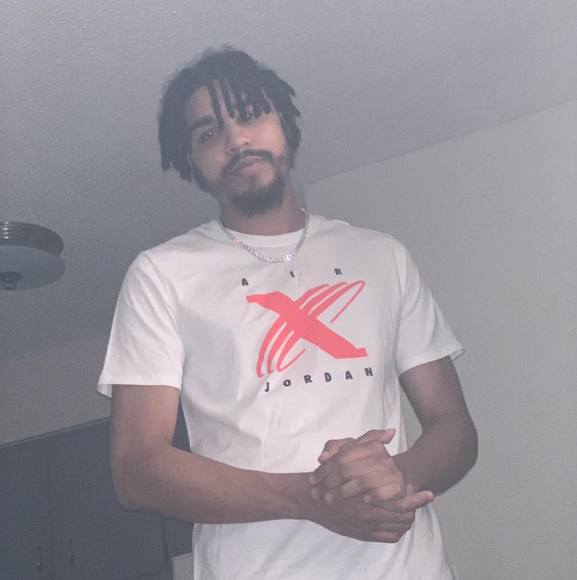 Profile Picture of Jeffon Moten (@jmoten123) on Poshmark