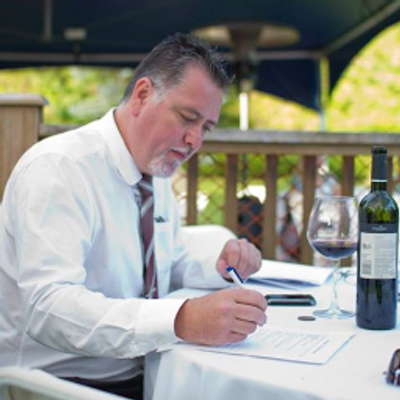 Profile Picture of Ken Holland (@PinnacleHomeDes) on Twitter