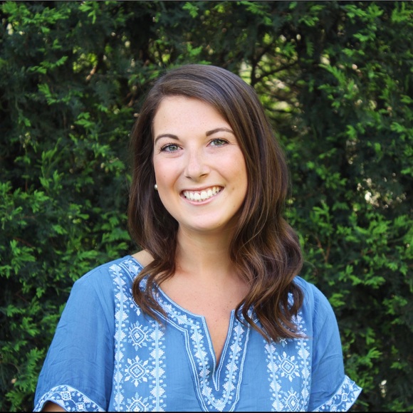 Profile Picture of Lindsey Eichelman (@linds_eichelman) on Poshmark